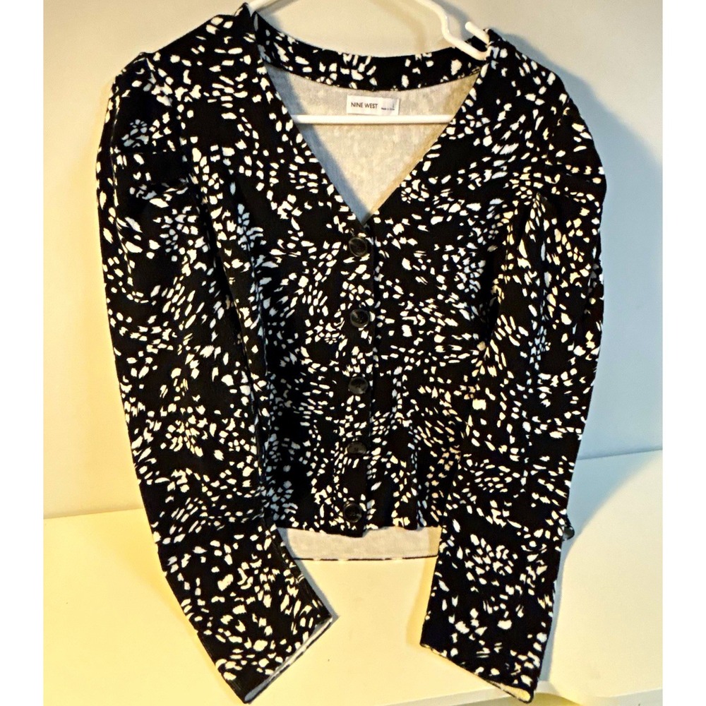 Nine West Black & White Abstract V-Neck Button Long Sleeve Blouse L Crop Style